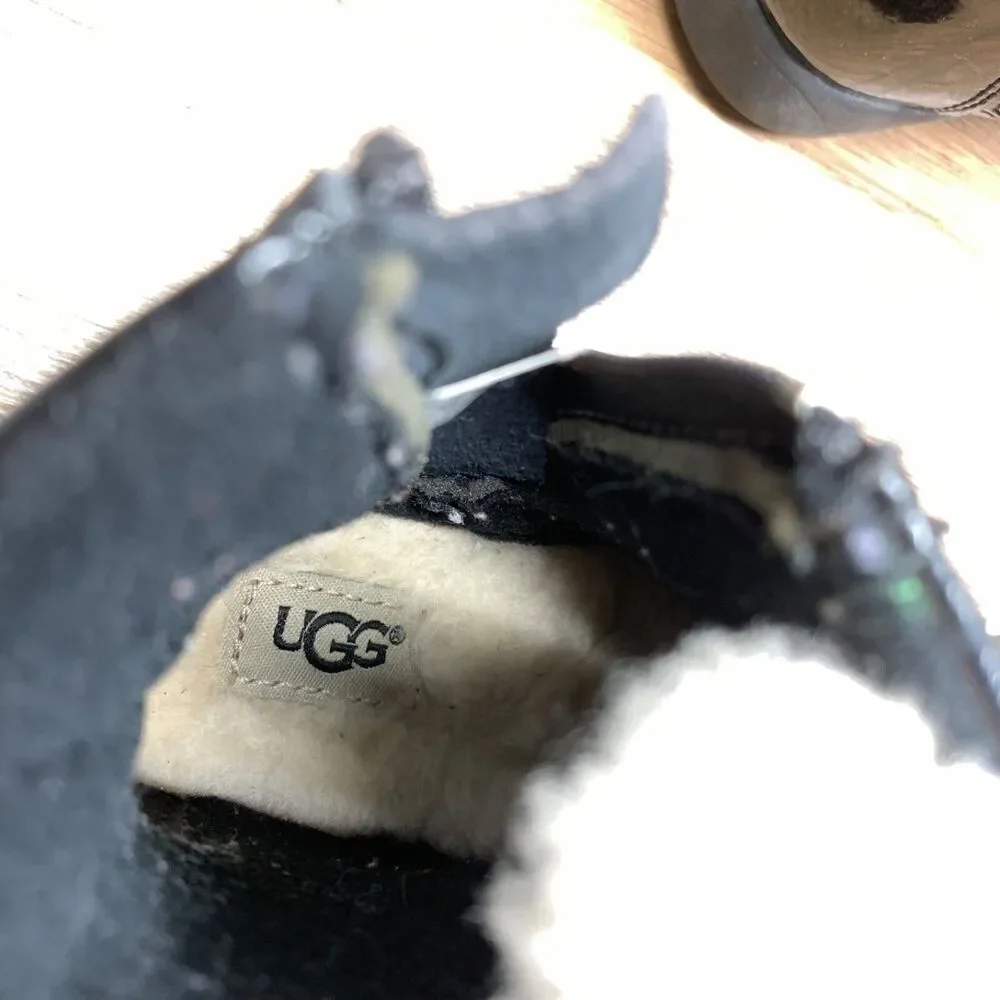 UGG‎ Toddler Girls Size 6 Ager Black Patent Leather Sherpa Zip Hiking Boots